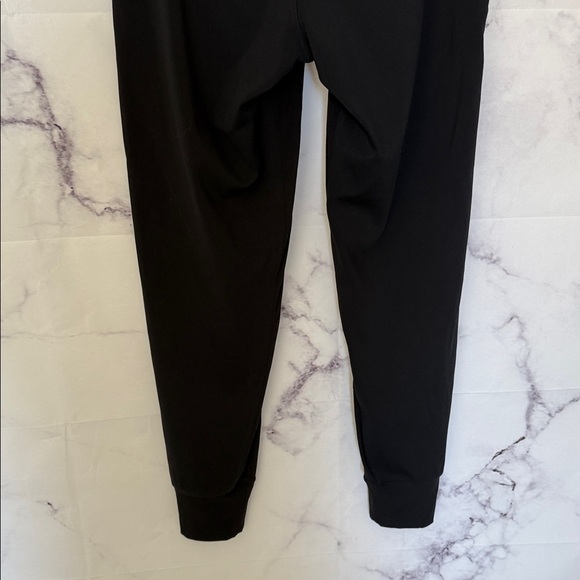 ATHLETA Venice High Rise Jogger Black Size Medium Tall - Picture 11 of 14